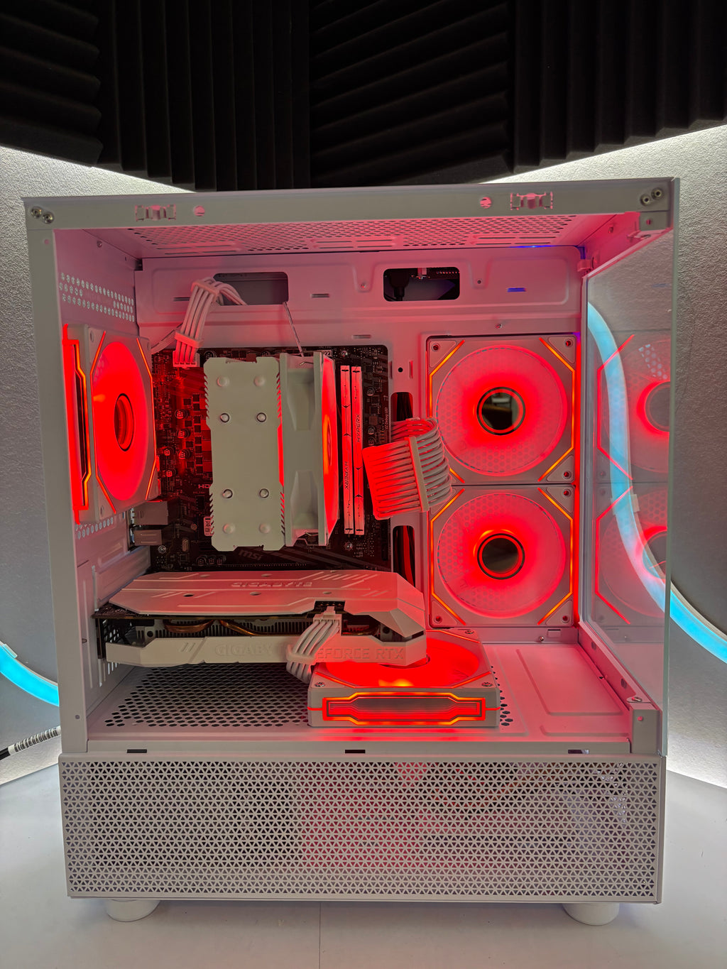 PC Gamer RTX 2060 / Ryzen 5 2600 – Full White