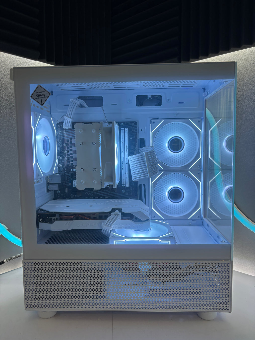 PC Gamer RTX 2060 / Ryzen 5 2600 – Full White