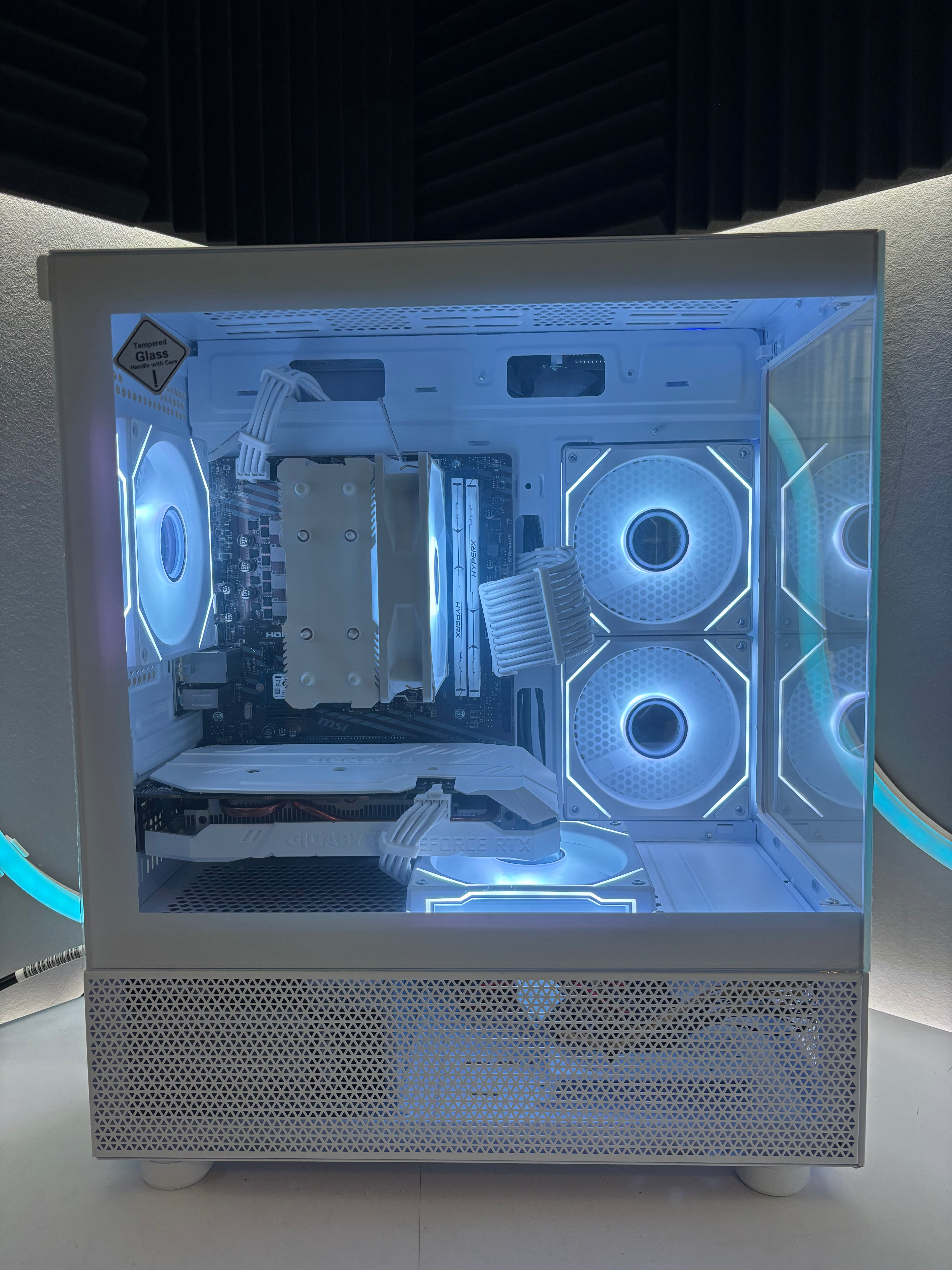 PC Gamer RTX 2060 / Ryzen 5 2600 – Full White