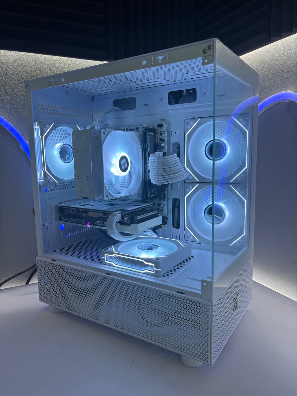 PC Gamer RTX 3060 Ti / Ryzen 5 5500 – Full White