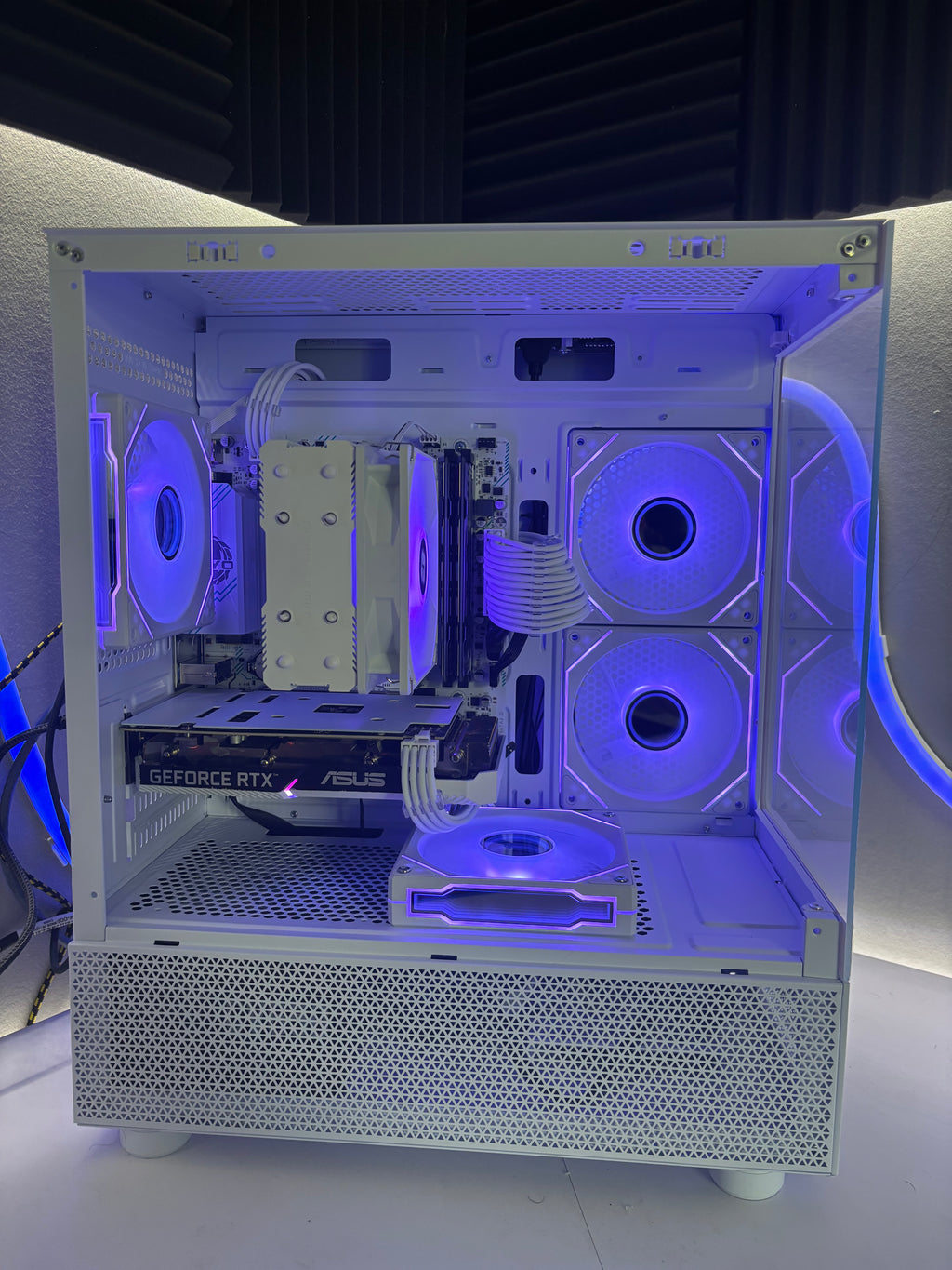 PC Gamer RTX 3060 Ti / Ryzen 5 5500 – Full White